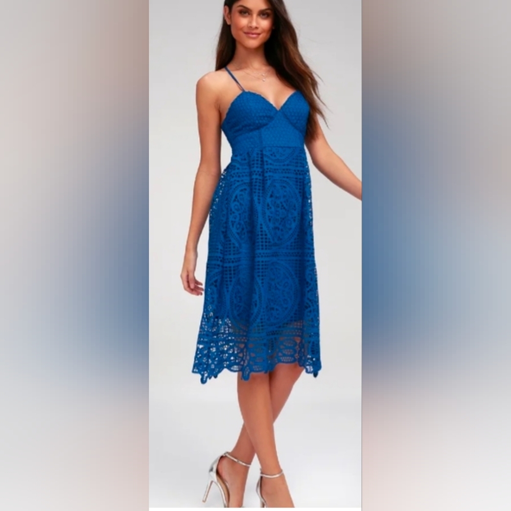 Like NEW!!.. Lulu's Real Life Dream Cobalt Blue Lace Midi Dress Size Small